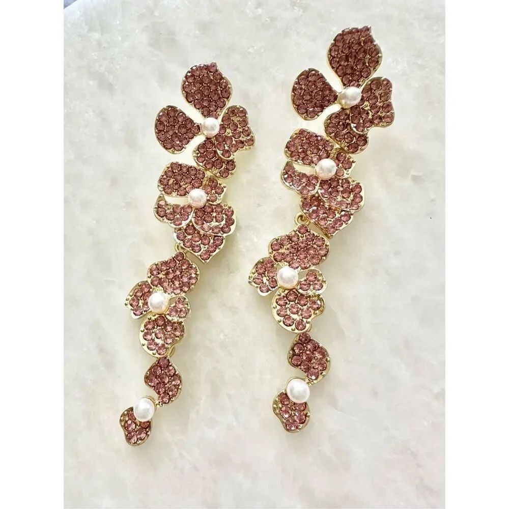 Light pink flower chandelier earrings with pearl details